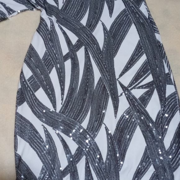 Dress - Picture 2 of 6